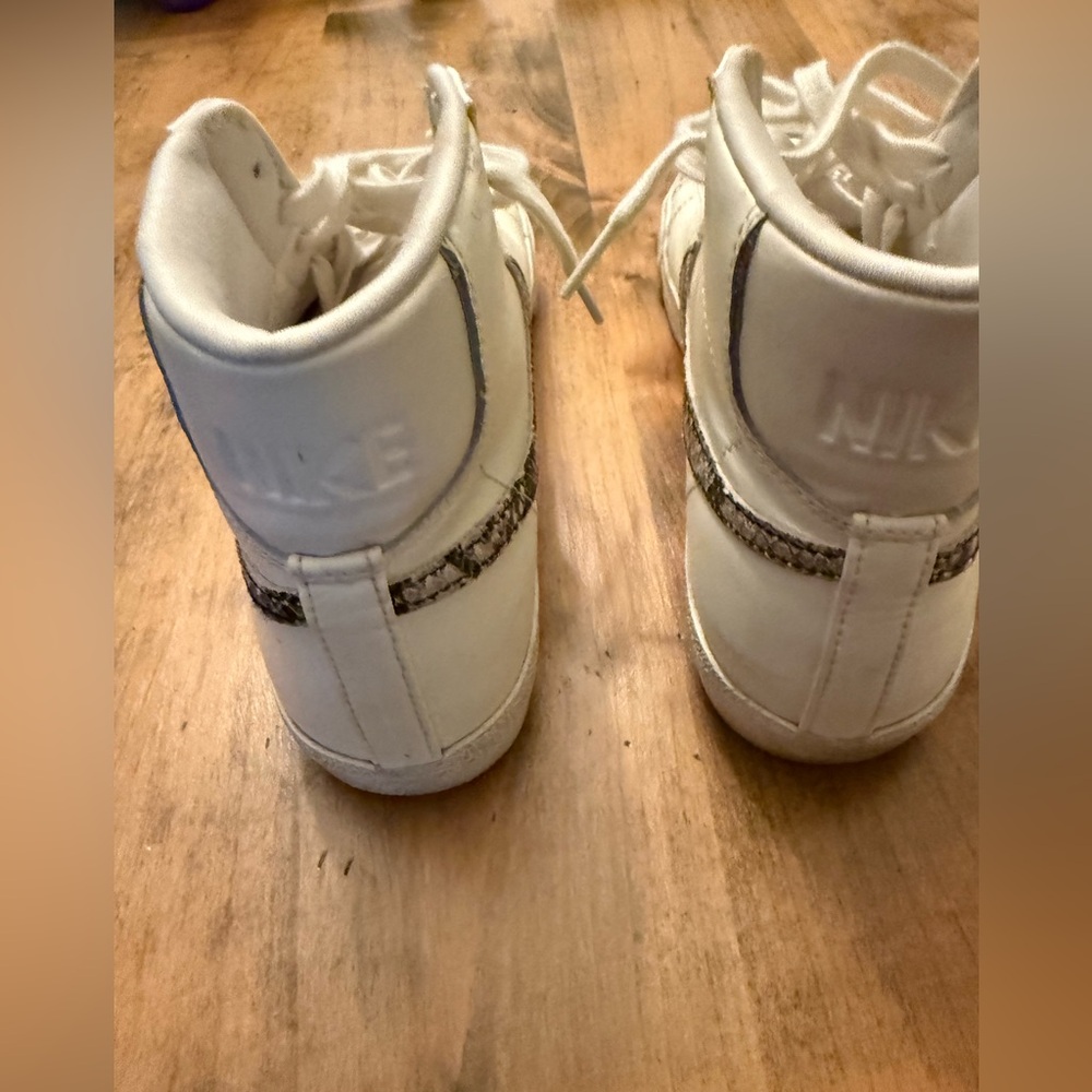 Air Jordan 1 Retro High OG "Vibrations Of Naija"